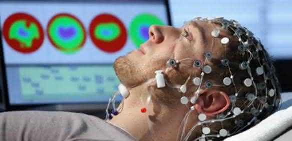 EEG-Messung (Copyright: Forschungszentrum Jülich)