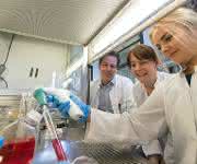Dr. Philipp Koch, Dr. Julia Ladewig und Vira Iefremova