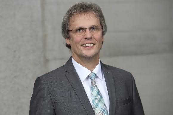 Dr. Christian Schmitz Dr. Christian Schmitz