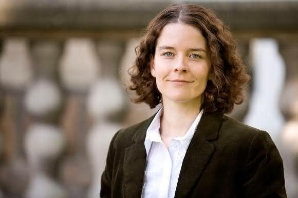 Prof. Dr. Regina Palkovits von der RWTH Aachen erhält den Dechema-Preis 2016.