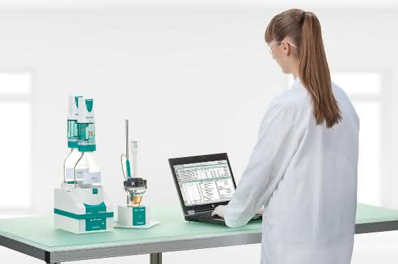 Säurezahlbestimmung in Rohöl mit dem 859 Titrotherm Titrator von Metrohm. Säurezahlbestimmung in Rohöl mit dem 859 Titrotherm Titrator von Metrohm.