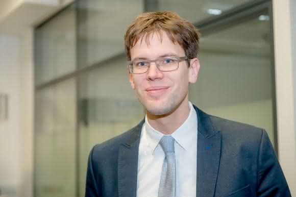 Simon Ebbinghaus Simon Ebbinghaus