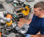 Mensch-Roboter-Kollaboration in der Achsgetriebemontage, BMW Group Werk Dingolfing Mensch-Roboter-Kollaboration in der Achsgetriebemontage, BMW Group Werk Dingolfing