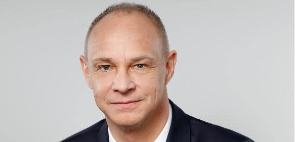 Steffen Schneider Steffen Schneider