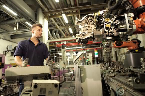 Kuka Roboter und Mitarbeiter Roboter von Kuka