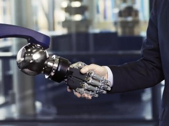 SCHUNK SVH 5-Fingerhand Mensch-Roboter-Kollaboration: Weltweit erster DGUV-zertifizierter Greifer