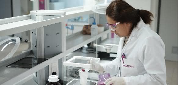 Oberflächenbeschichtung: Evonik eröffnet Labor für Coating Additive in der Türkei