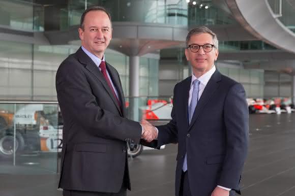 Jonathan Neale, COO der McLaren Technology Group und Ilan Levin, CEO von Stratasys Additive Fertigung: 3D-Druck für McLaren Racing