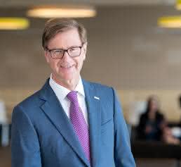 Dr. Stefan Asenkerschbaumer