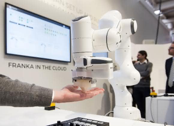 HANNOVER MESSE 2017: Große Namen und sensible Roboter