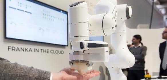 HANNOVER MESSE 2017: Große Namen und sensible Roboter