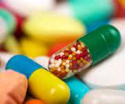 Schlankheitsmittel werden oft in arzneimitteltypischer Form als Tabletten, Kapseln oder in Pulverform unter der Bezeichnung Nahrungsergänzungsmittel (NEM) auf den Markt gebracht.