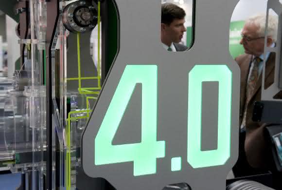 Industrie 4.0 Hannover Messe 2017 beleuchtet Industrie 4.0