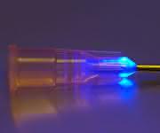 UV-Klebstoff: Klebt auch UV-geblockte Kunststoffe