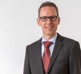 Dr. Wolfgang Hoyer