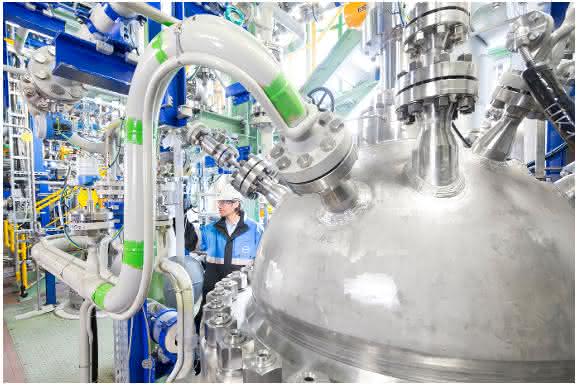 Das neue Weichschaum-Vorprodukt von Covestro enthält rund 20 % CO2.