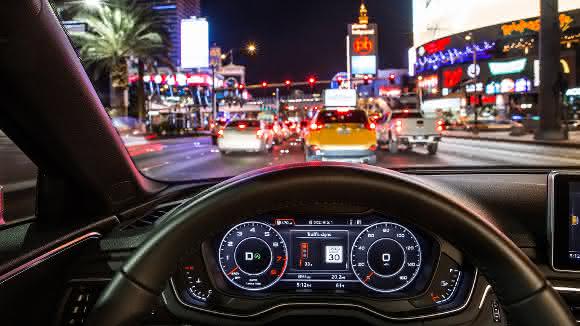 Audi Virtual Cockpit Autonomes Fahren: Audi vernetzt sich mit Ampeln
