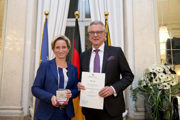 Dr. Nicole Hoffmeister-Kraut und Alfred Späh