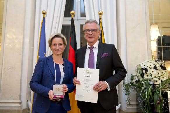 Dr. Nicole Hoffmeister-Kraut und Alfred Späh