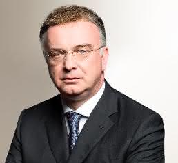 Christian Kullmann, Strategievorstand von Evonik: „Durch die Kombination der komplementären Silica-Geschäfte von Evonik und Huber stärken wir eine bedeutende Säule in unserem Konzern.“