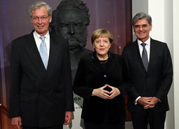 Angela Merkel mit Joe Kaeser und Gerhard Cromme Angela Merkel mit Joe Kaeser und Gerhard Cromme