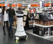 Care-O-bot bei Saturn