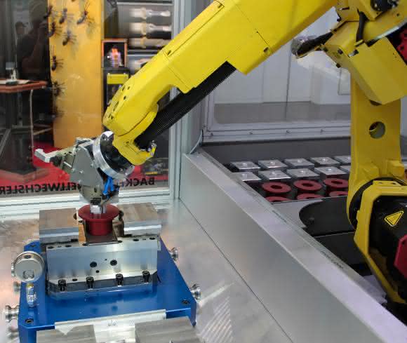 SAV Spannbackenwechsel Roboter