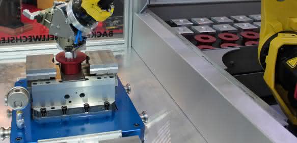 SAV Spannbackenwechsel Roboter