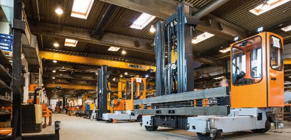 Fördertechnik und Logistik Hubtex