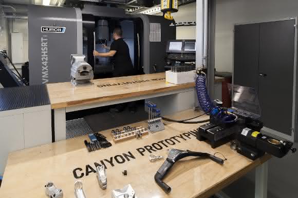 CNC-5-Achs-Bearbeitungszentrum von Hurco