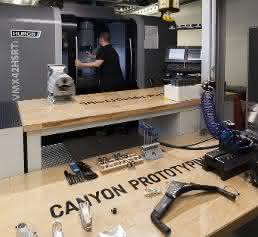 CNC-5-Achs-Bearbeitungszentrum von Hurco
