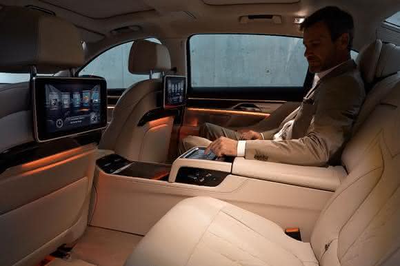 Mobiler WLAN-Hotspot: Highspeed-Surfen auf der Autobahn