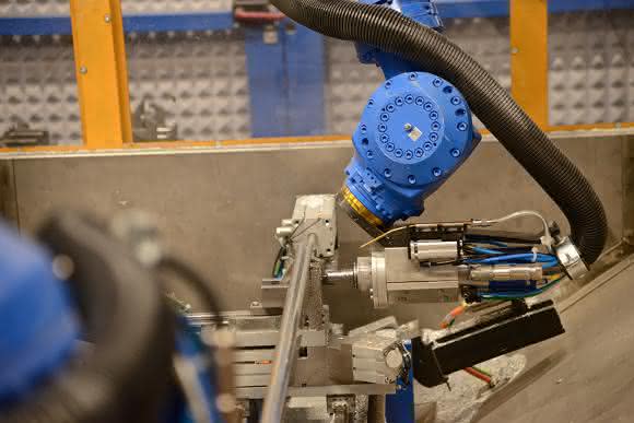 Highspeed-Fräsen im Doppelpack: Aluprofile präzise bearbeiten mit Robotern