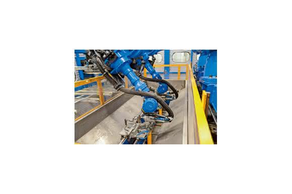 Highspeed-Fräsen im Doppelpack: Aluprofile präzise bearbeiten mit Robotern