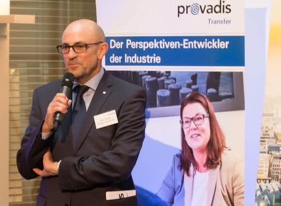 Michael Maier, Geschäftsführer der neuen „Provadis Transfer GmbH“, bei der Eröffnungsfeier des neuen Provadis-Vertriebsstützpunkts in Köln. (Foto: Provadis)