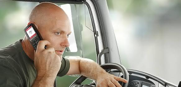 Autotelefon-Update: Pei Tel bietet stummen Notruf und Panik-SMS