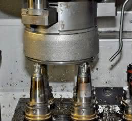 Vertikaldrehmaschine mit Mehrspindelkopf Vertikaldrehmaschine mit Mehrspindelkopf