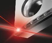 Komet nutzt Laseranlagen