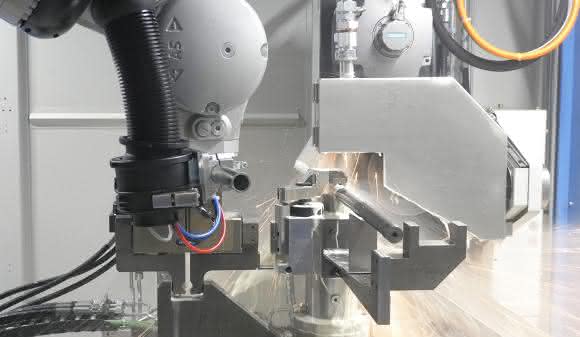 KUKA KR QUANTEC Trennen bei Wieland Anlagentechnik