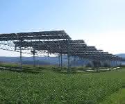 Die Agrophotovoltaik-Pilotanlage in Heggelbach am Bodensee kombiniert Strom- und Nahrungsmittelproduktion. ©Fraunhofer ISE Die Agrophotovoltaik-Pilotanlage in Heggelbach am Bodensee kombiniert Strom- und Nahrungsmittelproduktion. ©Fraunhofer ISE