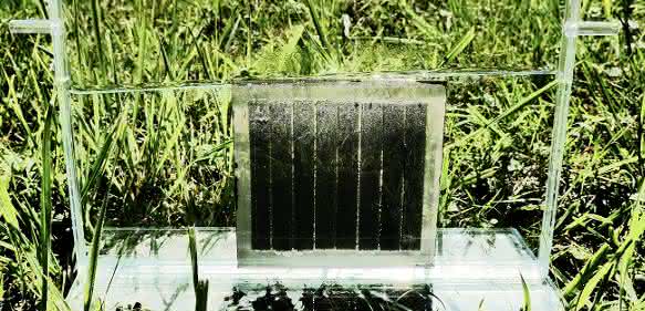 Das Photosynthese-System der Jülicher Solarzellenforscher ist kompakt und in sich geschlossen. Copyright: Forschungszentrum Jülich Das Konzept ist für jede Dünnschicht-Photovoltaik-Technologie und verschiedene Elektrolysearten anwendbar. Copyright: Forschungszentrum Jülich