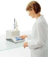 Wassergehaltsbestimmung mit der Karl Fischer-Titration Wassergehaltsbestimmung mit der Karl Fischer-Titration