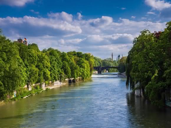 In bayerischen Gewässern ist die Konzentration an Silbernanopartikeln sehr gering. (Bild: Andy Ilmberger/Fotolia) In bayerischen Gewässern ist die Konzentration an Silbernanopartikeln sehr gering. (Bild: Andy Ilmberger/Fotolia)