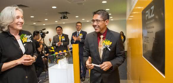Renate Pilz und Denis Tan Chong Ghee
