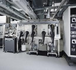 UVEX-Anlage Oerlikon Leybold Vacuum