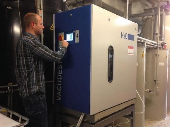 Vakuumdestillationsanlage von H2O in der Galvanik der Firma Montblanc