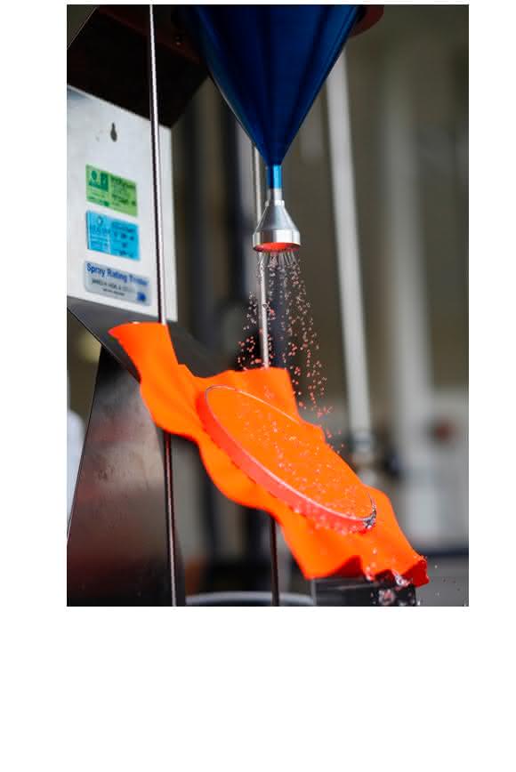 Wasserabweisendes (hydrophobes) Textil. (© Foto Hohenstein Institute)