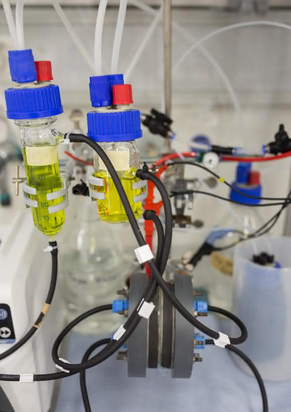Redox-Flow-Batterien: Hocheffiziente Energiespeicherung Redox-Flow-Batterien: Hocheffiziente Energiespeicherung
