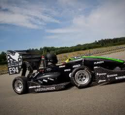 Nachhilfe im Schweißen: Rehm unterstützt Racing Team der Hochschule Esslingen Nachhilfe im Schweißen: Rehm unterstützt Racing Team der Hochschule Esslingen