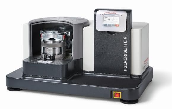 Die Fritsch Planetenmühle Pulverisette 6 premium line verfügt über zwei Mahlstationen. Die Mahlbecher werden motorisch verspannt. Die Fritsch Planetenmühle Pulverisette 6 premium line verfügt über zwei Mahlstationen. Die Mahlbecher werden motorisch verspannt.